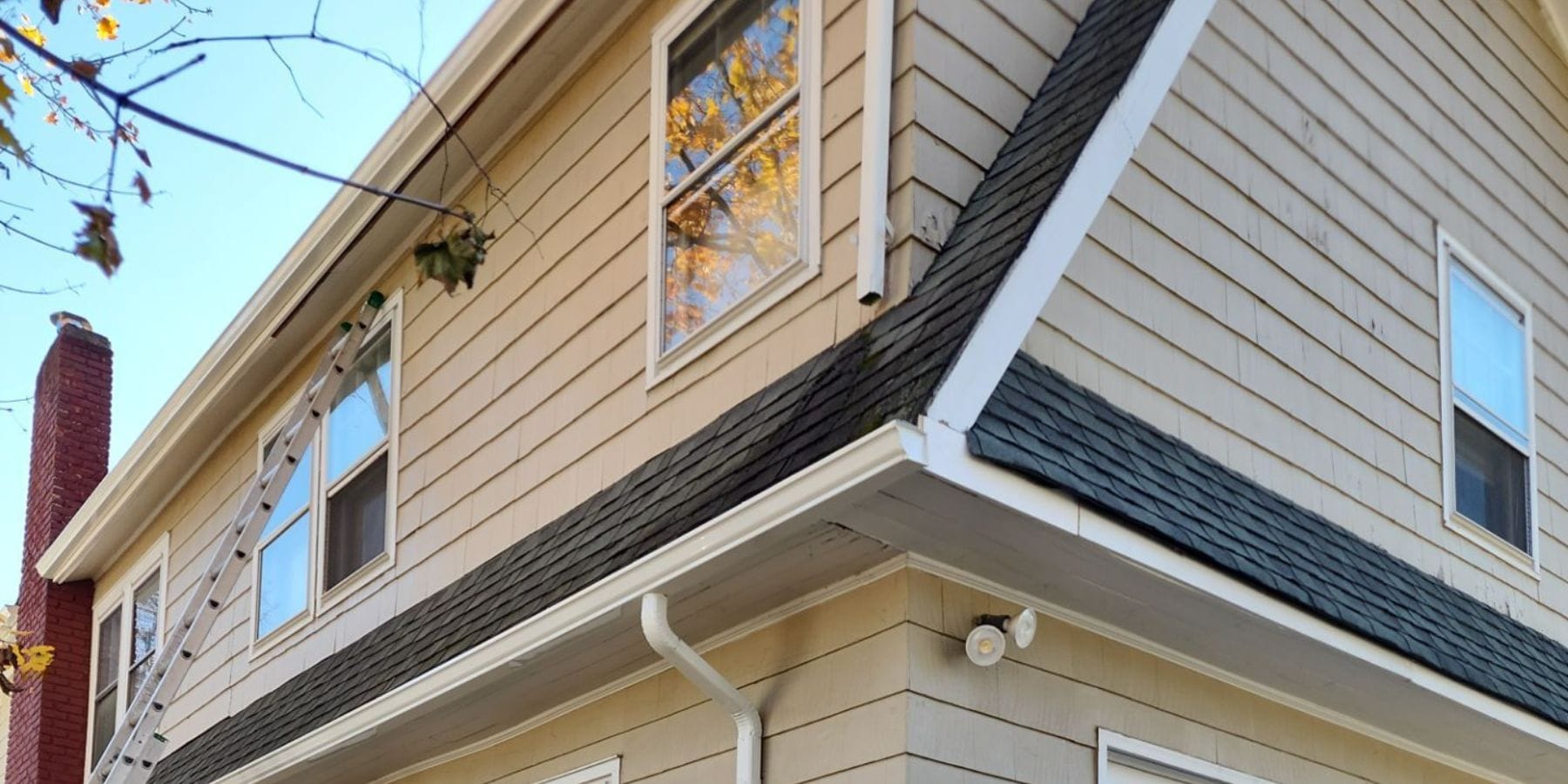 Rain Chains as a Decorative and Functional Alternative to Downspouts