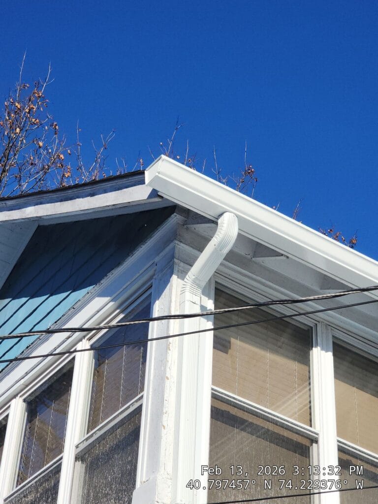 Gutter Size: Matching Width and Capacity to Roof Shape and Pitch